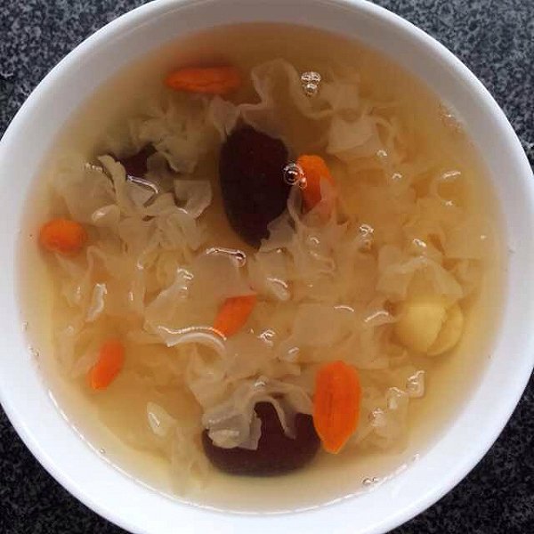 银耳红枣汤