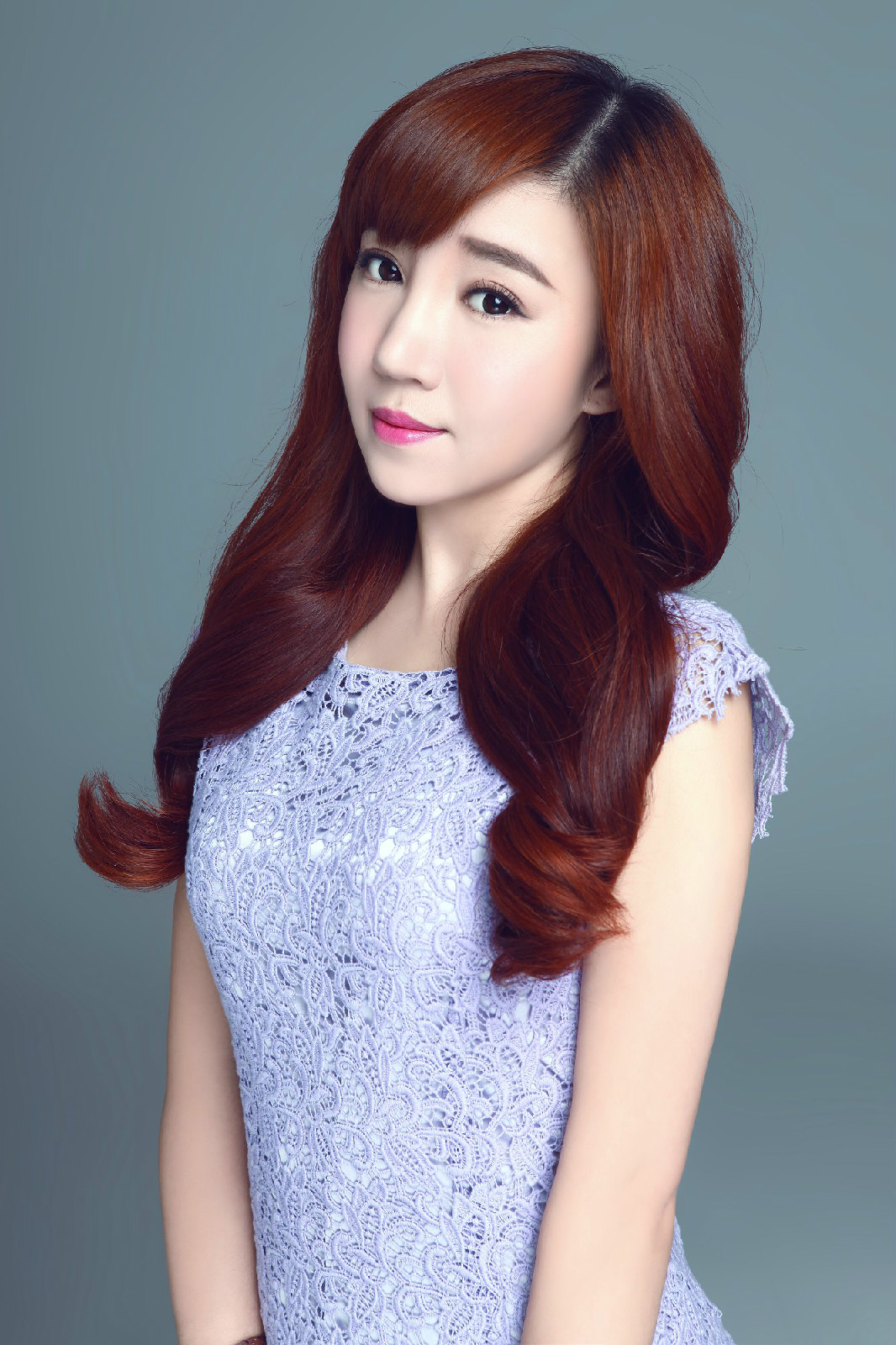  p>云飞儿,7月30日出生于黑龙江省哈尔滨市,中国内地华语女歌手.