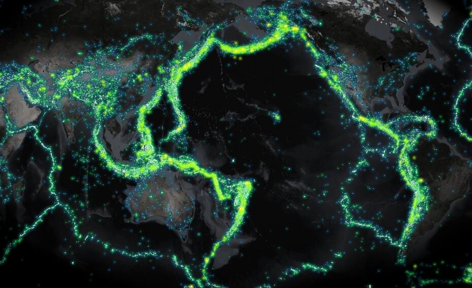 p>荧光地图(fluorescent map)是经紫外线照射,在黑暗中能发光的地图.