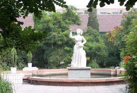  p>太原幼儿师范学校位于 a href="#" data-lemmaid="365266">山西省 