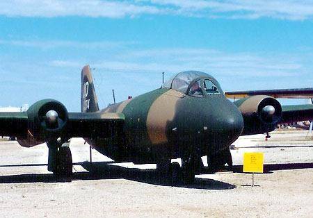 B-57轰炸机_百度百科