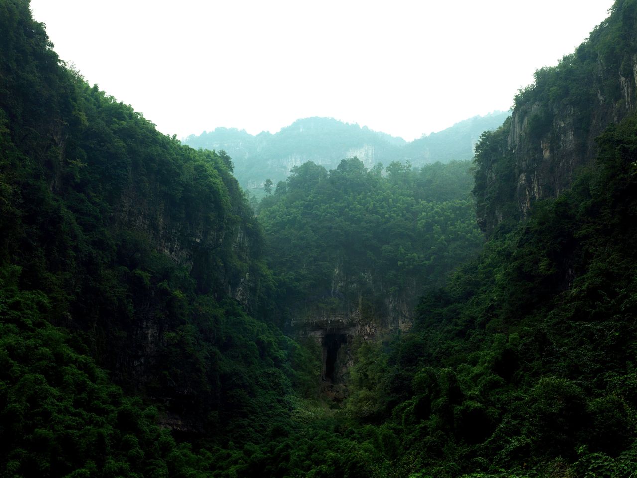 天意谷洞中天河