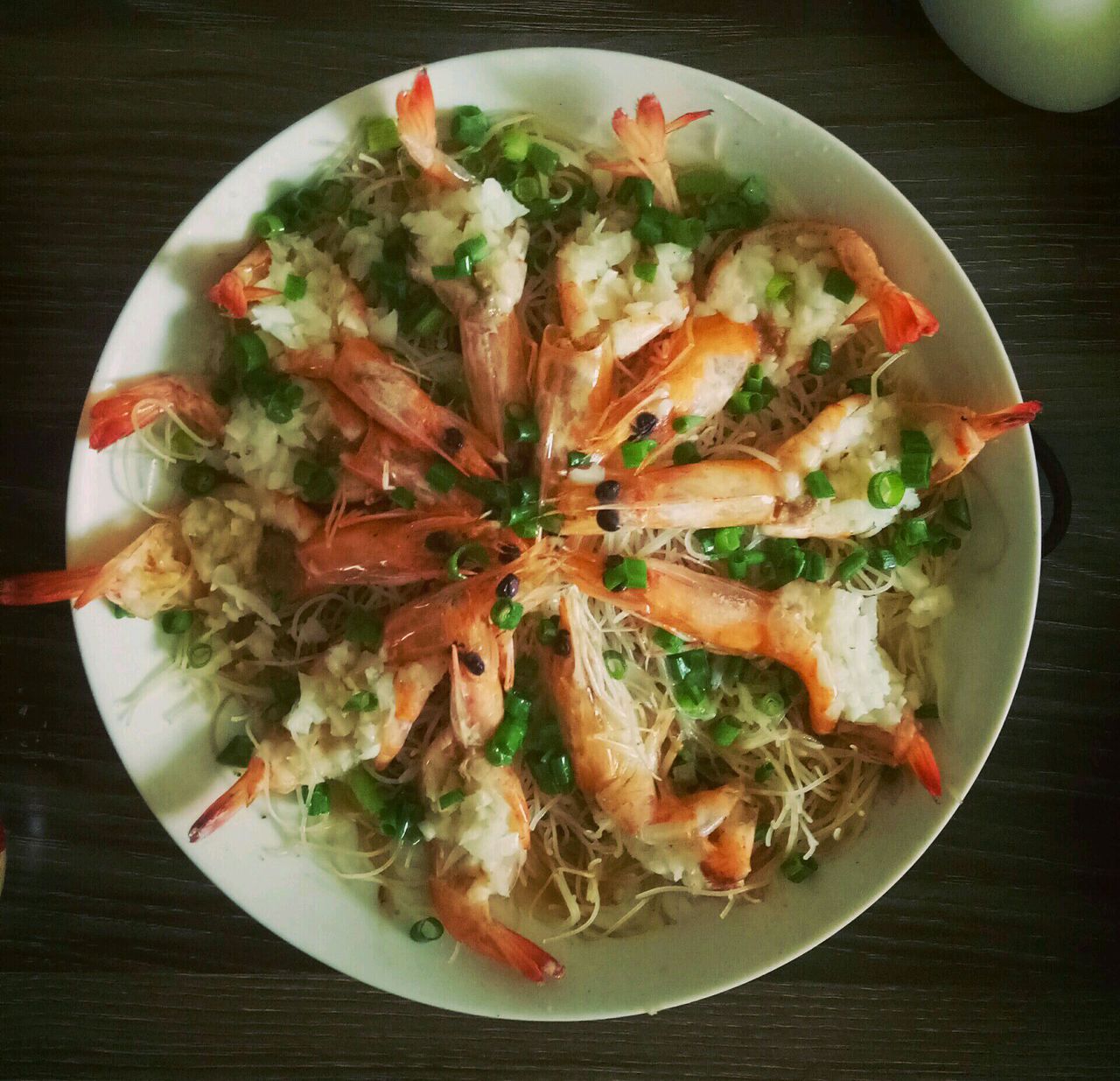  p data-id="gnwkvi4e6e">蒜蓉富贵虾是一道海鲜美食,主料有对虾10支