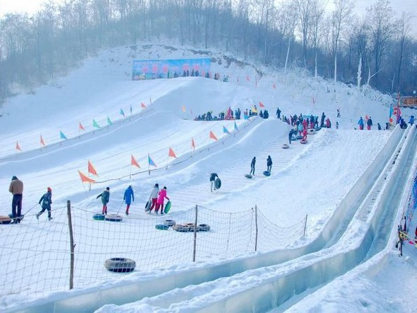  p>本溪东风湖旅游度假村,位于属本溪市溪湖区东风街道办事处,行业