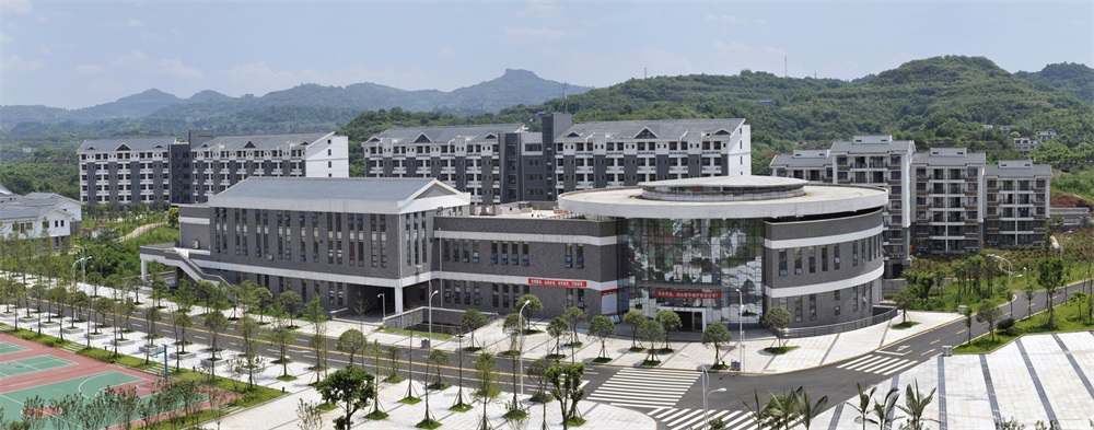 tianfu middle school),简称"泸州二中",位于泸州市江阳区天府路1号