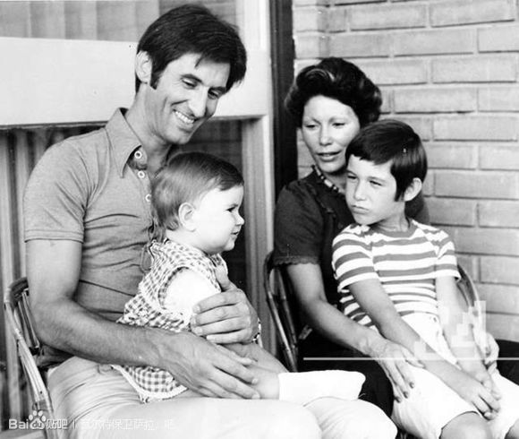 留比沙·萨马季奇