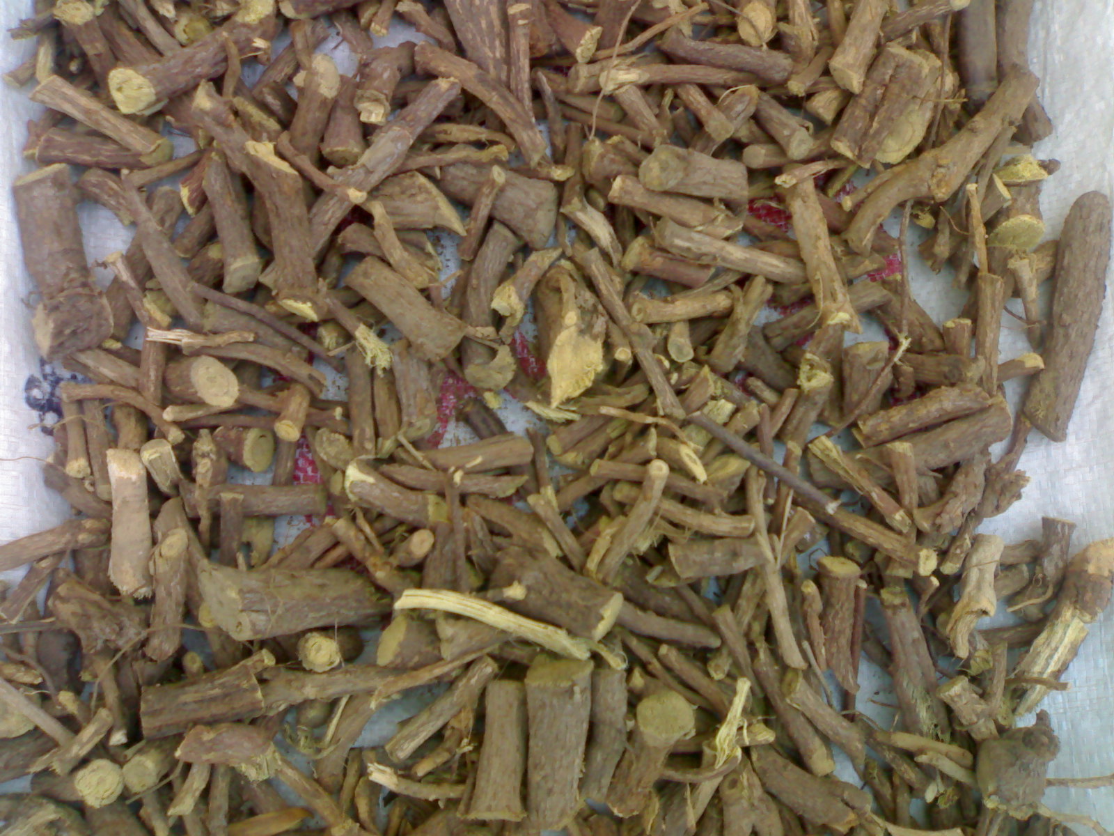  p>甘草(学名: i>glycyrrhiza uralensis  /i>fisch.