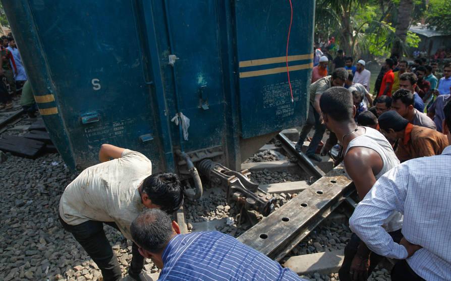 4·15孟加拉国火车脱轨事故