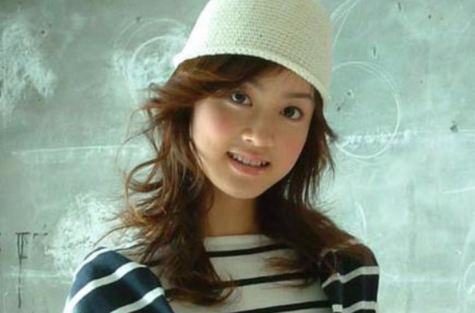 《冰点》香港音乐人郭芯其于2006年发行的个人首张同名专辑