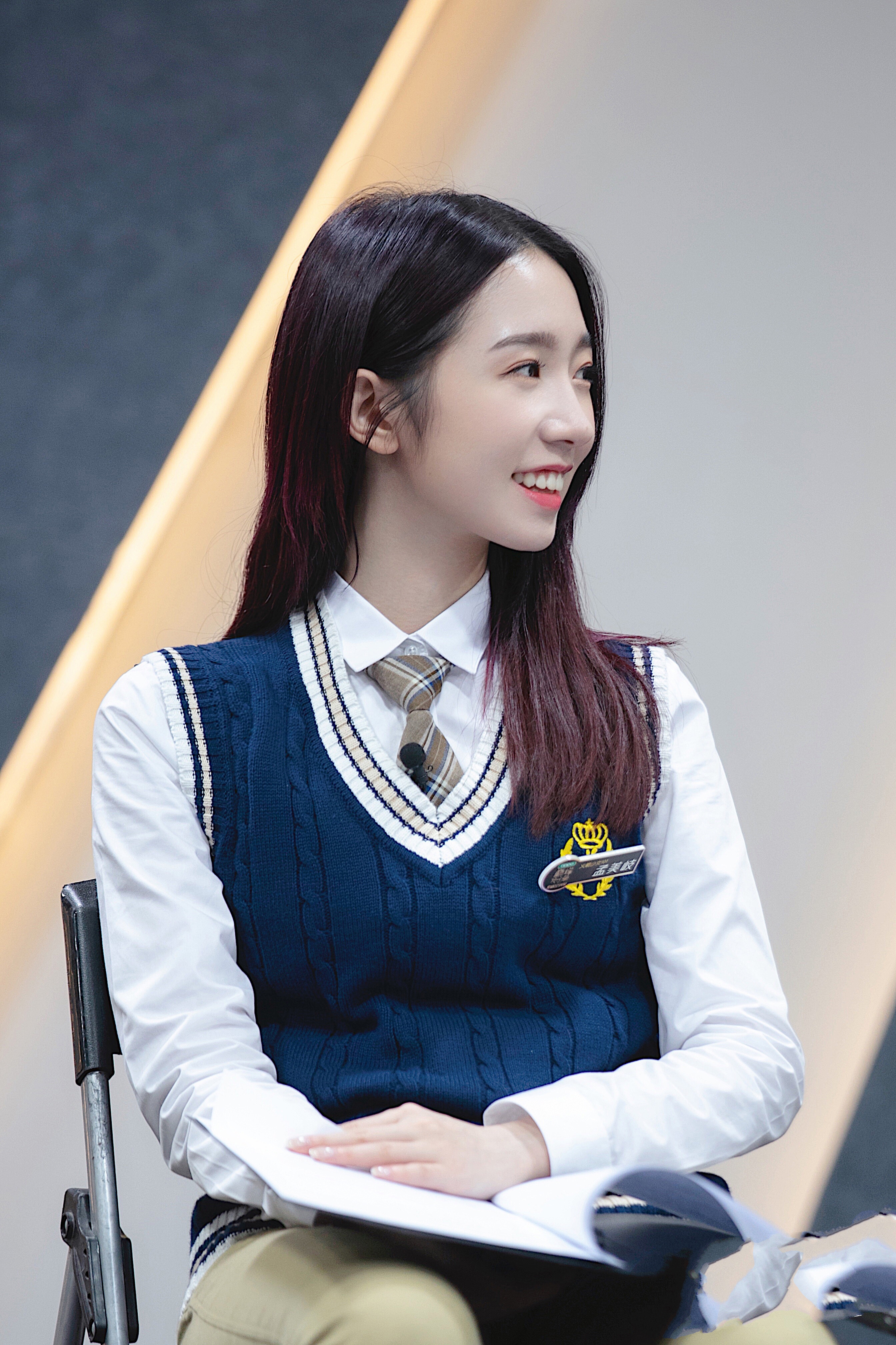  p>孟美岐,1998年10月15日出生于河南省洛阳市, span class="ref"