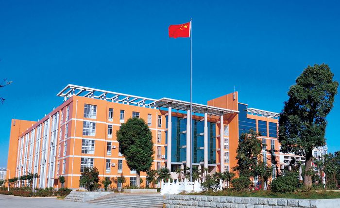  p>南阳医学高等专科学校(nanyang medical college),简称"南阳医专"