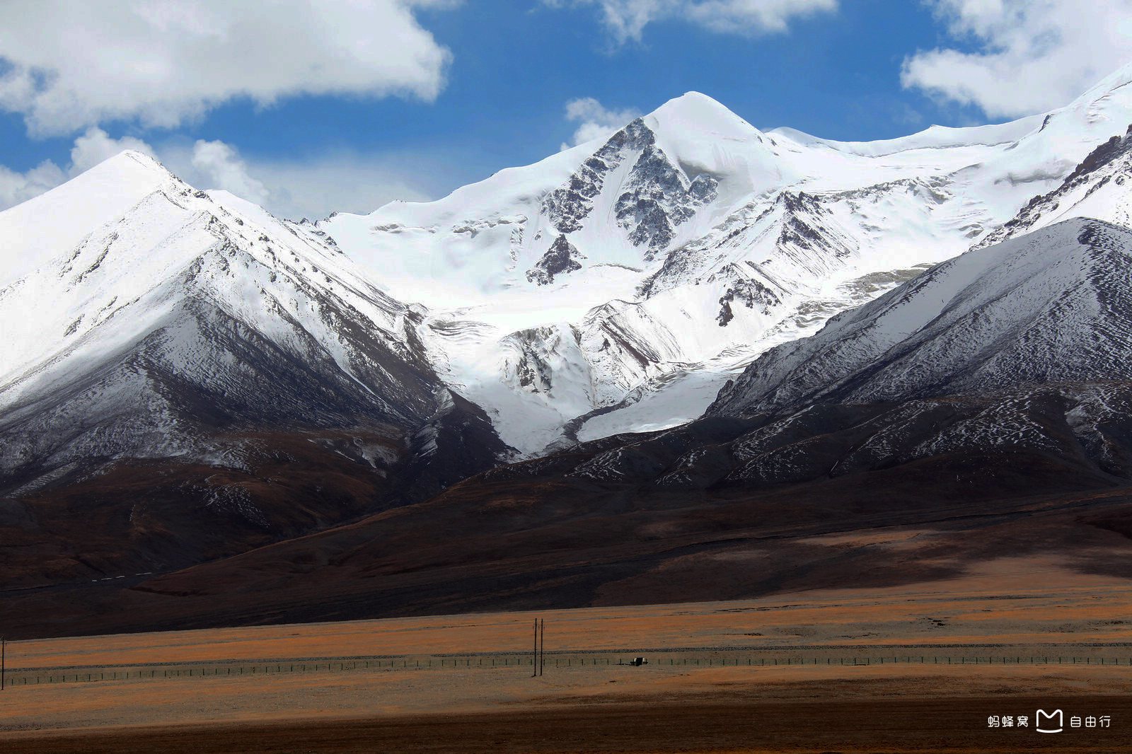  p>玉珠峰,位于青海 a href="#" data-lemmaid="1144373">格尔木 /a>