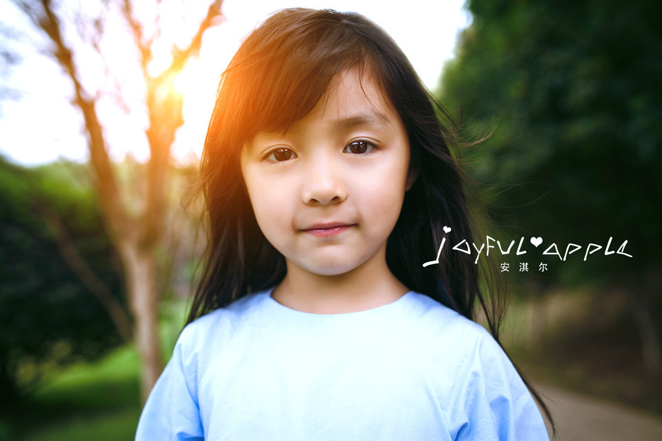  p>安淇尔 i>(小苹果) /i>,2007年12月19日出生于湖南长沙,中国女演员