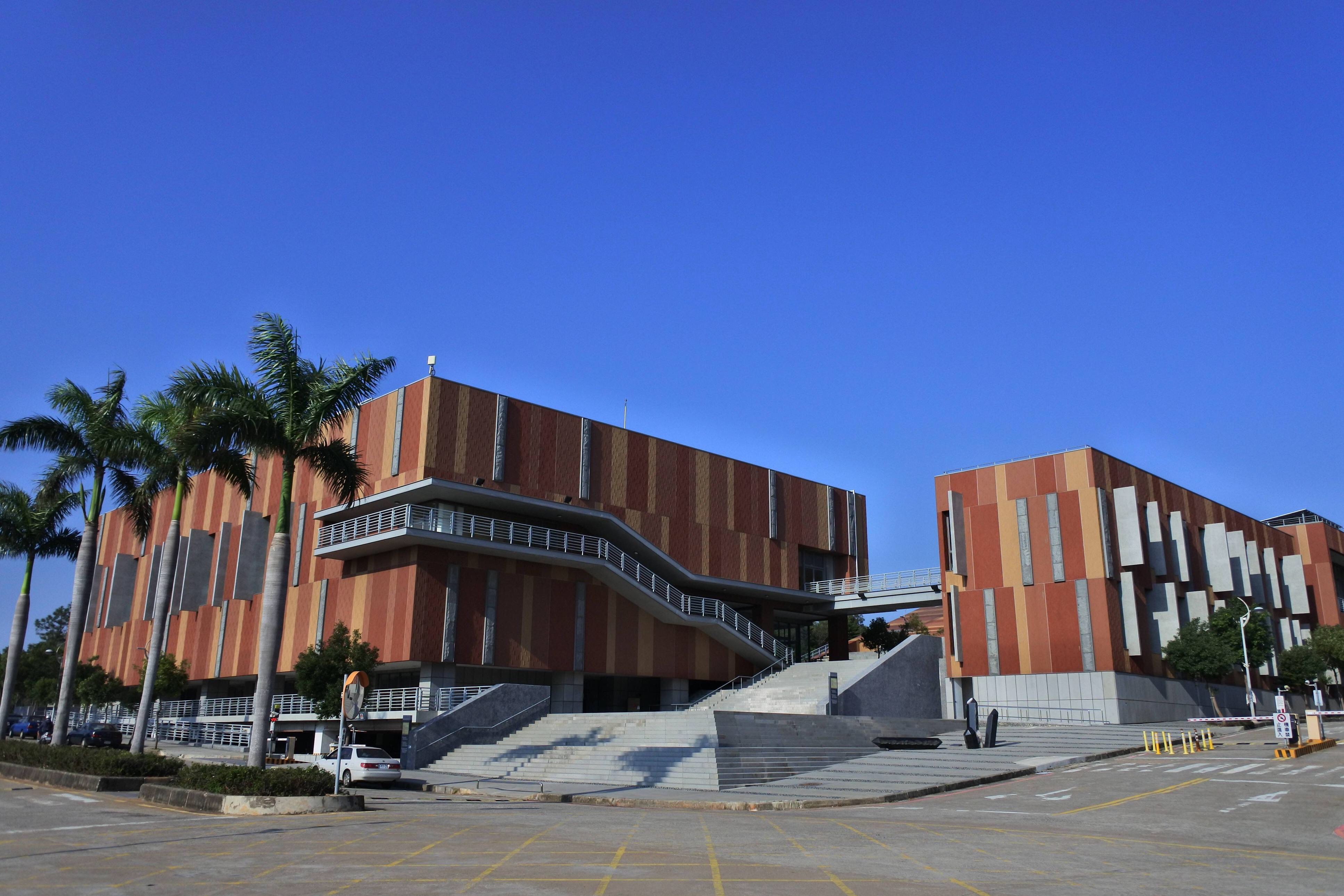  p>中国台湾金门大学(英文名:national quemoy university,nqu),简称"