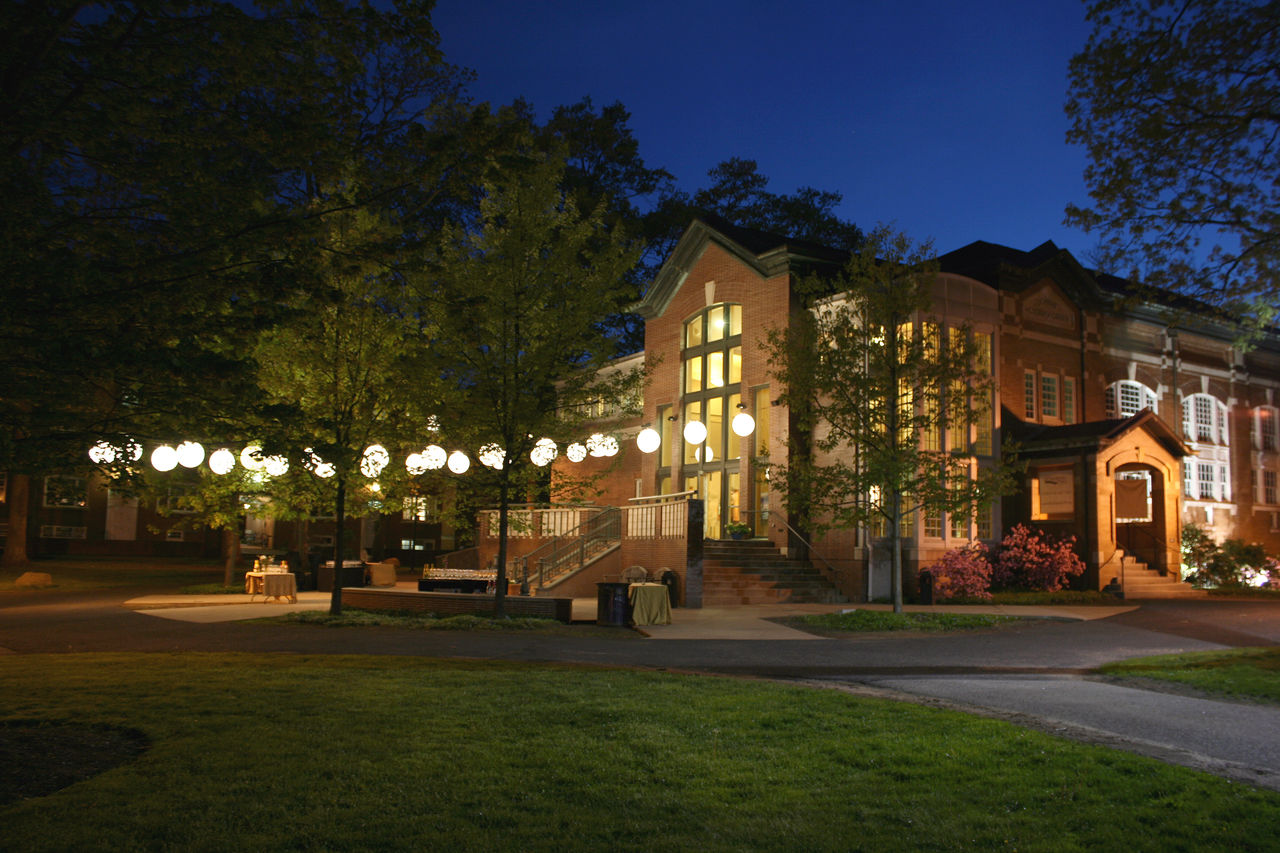  p>德鲁大学(英文名称:drew university)创办于1867年,位于美国新泽西