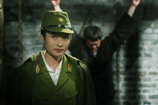 2004年毕业于 a target="_blank" href="/item/中央戏剧学院/305391"