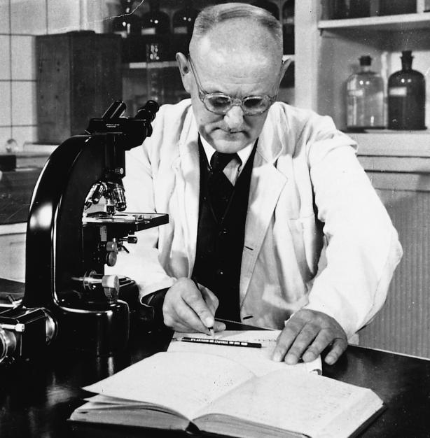 1964年4月24日)是一位 a target="_blank" href="/item/德国/147953"