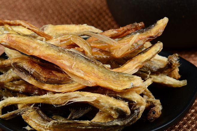  p> b>龙头烤是经过腌制后晾晒风干的 /b>虾潺,好多人都把龙头烤与