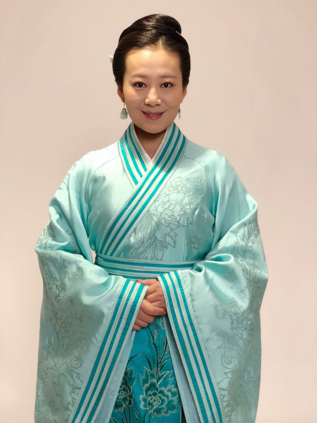 data-id="gnbxzb469g">何苗,女, a target="_blank" href="/item/陕西