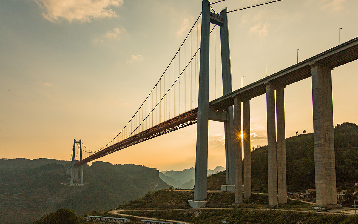">清水河大桥(qingshui river bridge),是中国贵州省境内连接贵阳市 a