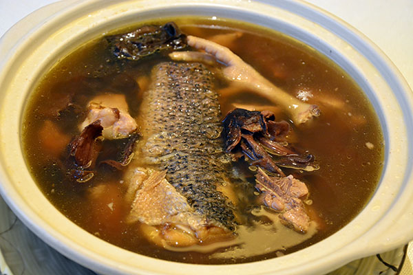 杞子巴戟山斑鱼汤