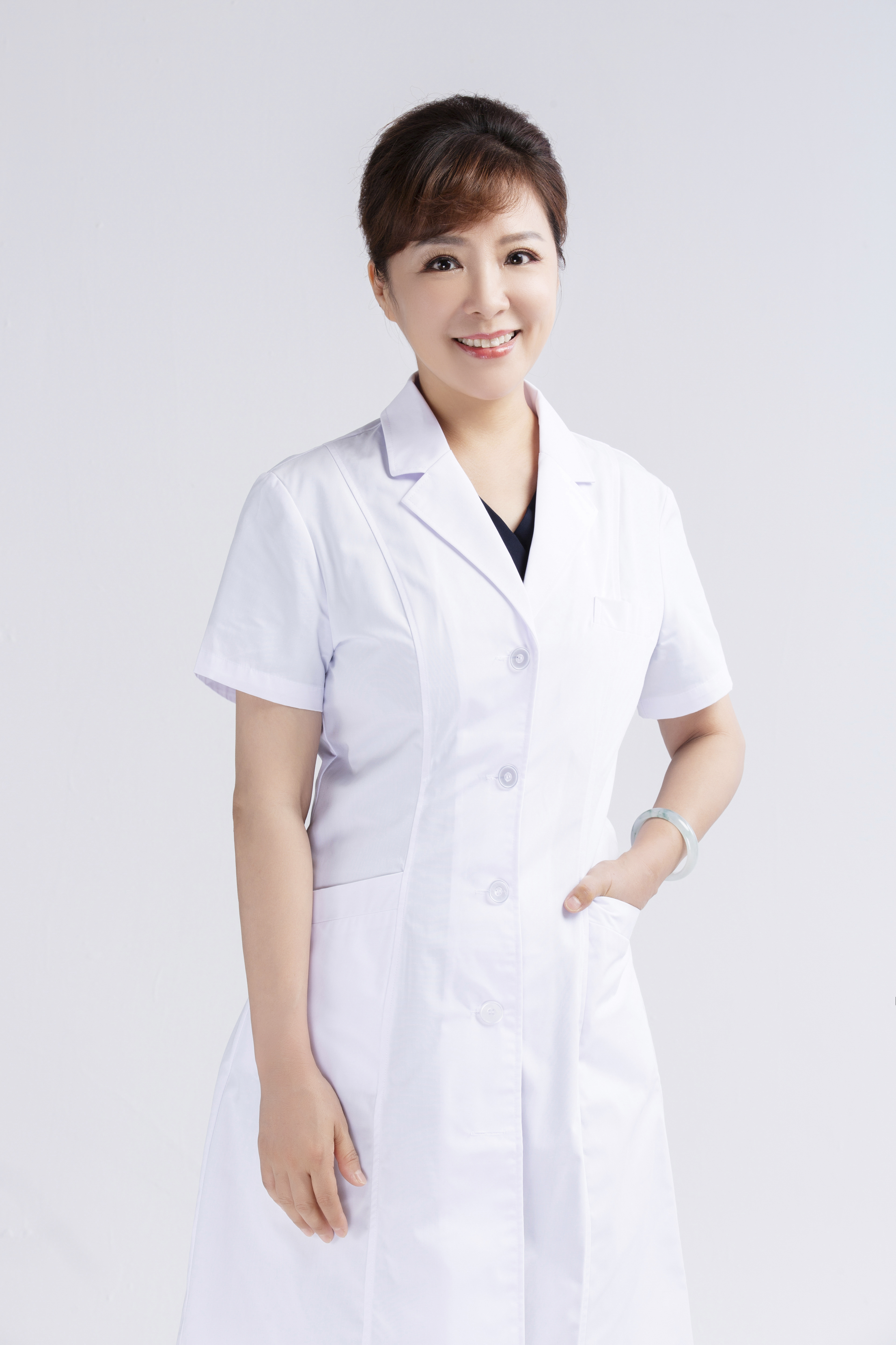  p data-id="2dgiojohkhg">邢华,女,执业医师,现执业于北京好漾医疗