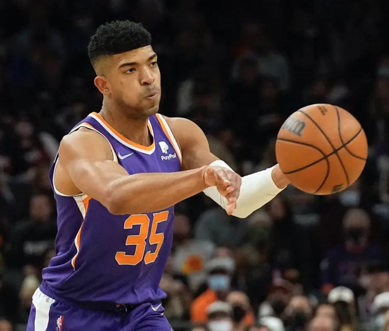 钱德勒·哈奇森