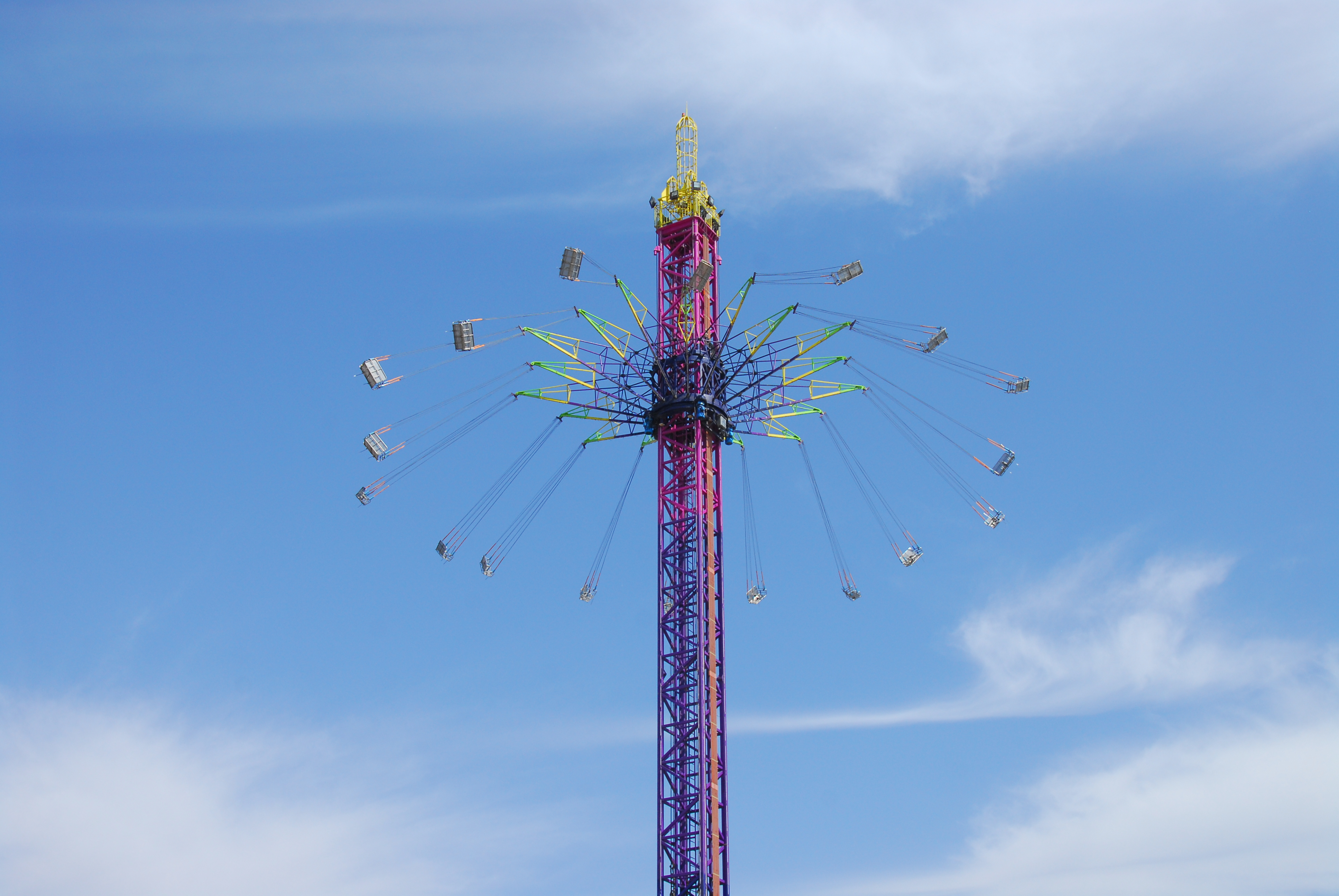  p data-id="gnbil4euv2">赵王欢乐城位于邯郸市广平县东湖公园南侧.