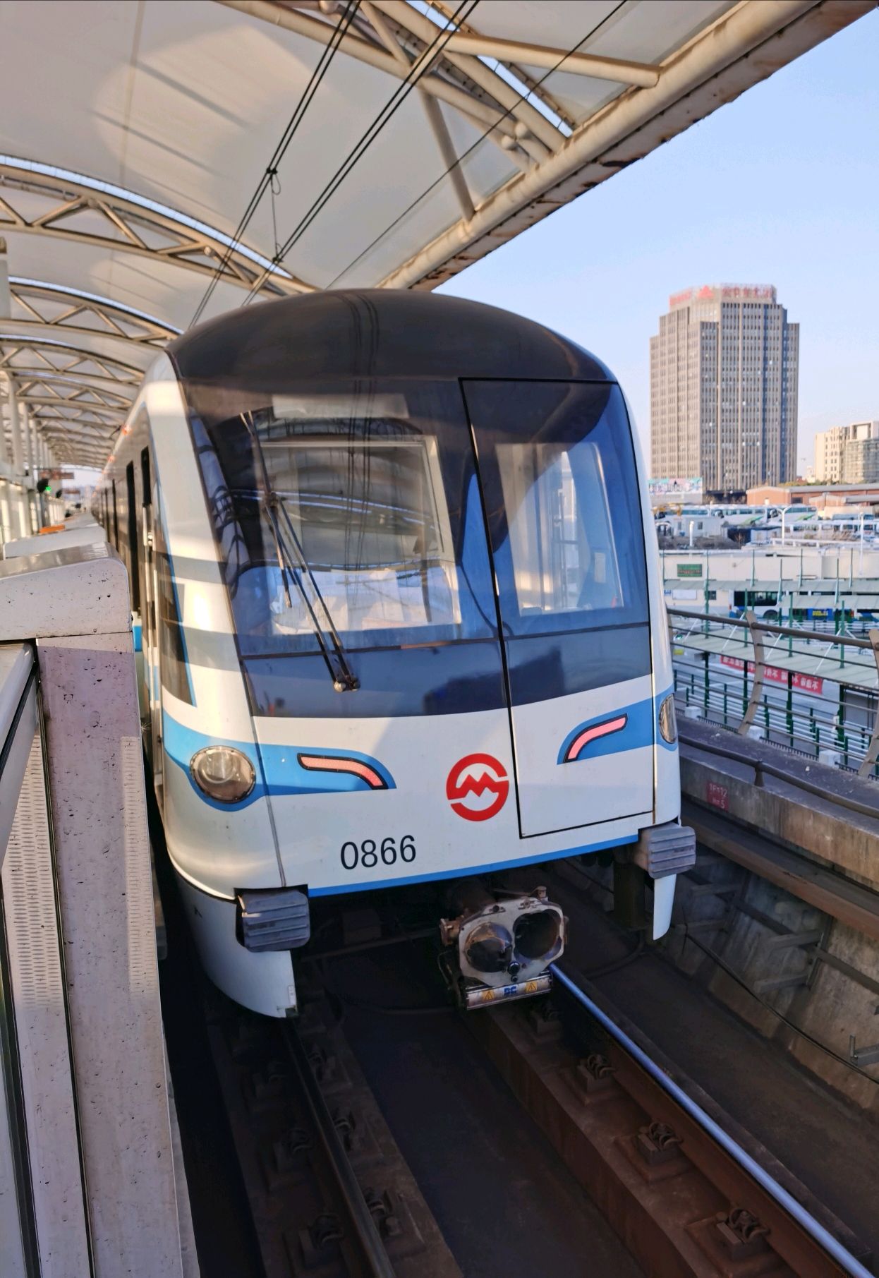  p>上海地铁8号线(shanghai metro line 8),是中国 a target="_blank"