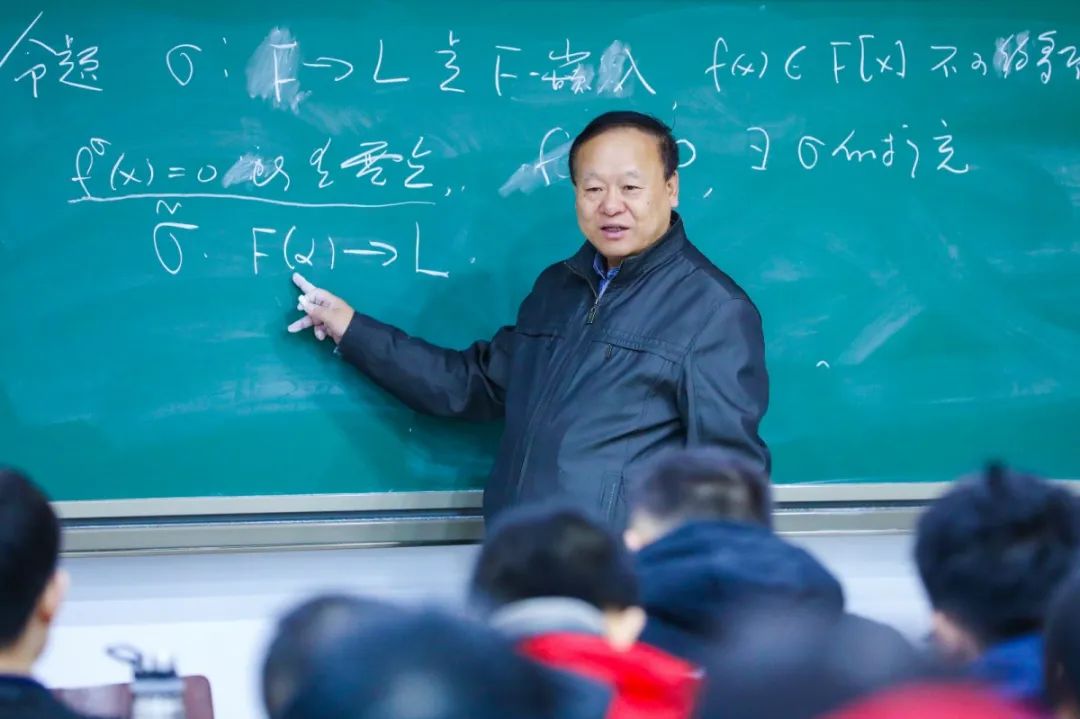 class="ref" data-ctrid="tdih6zvlefmw">张继平,1958年7月出生于山东