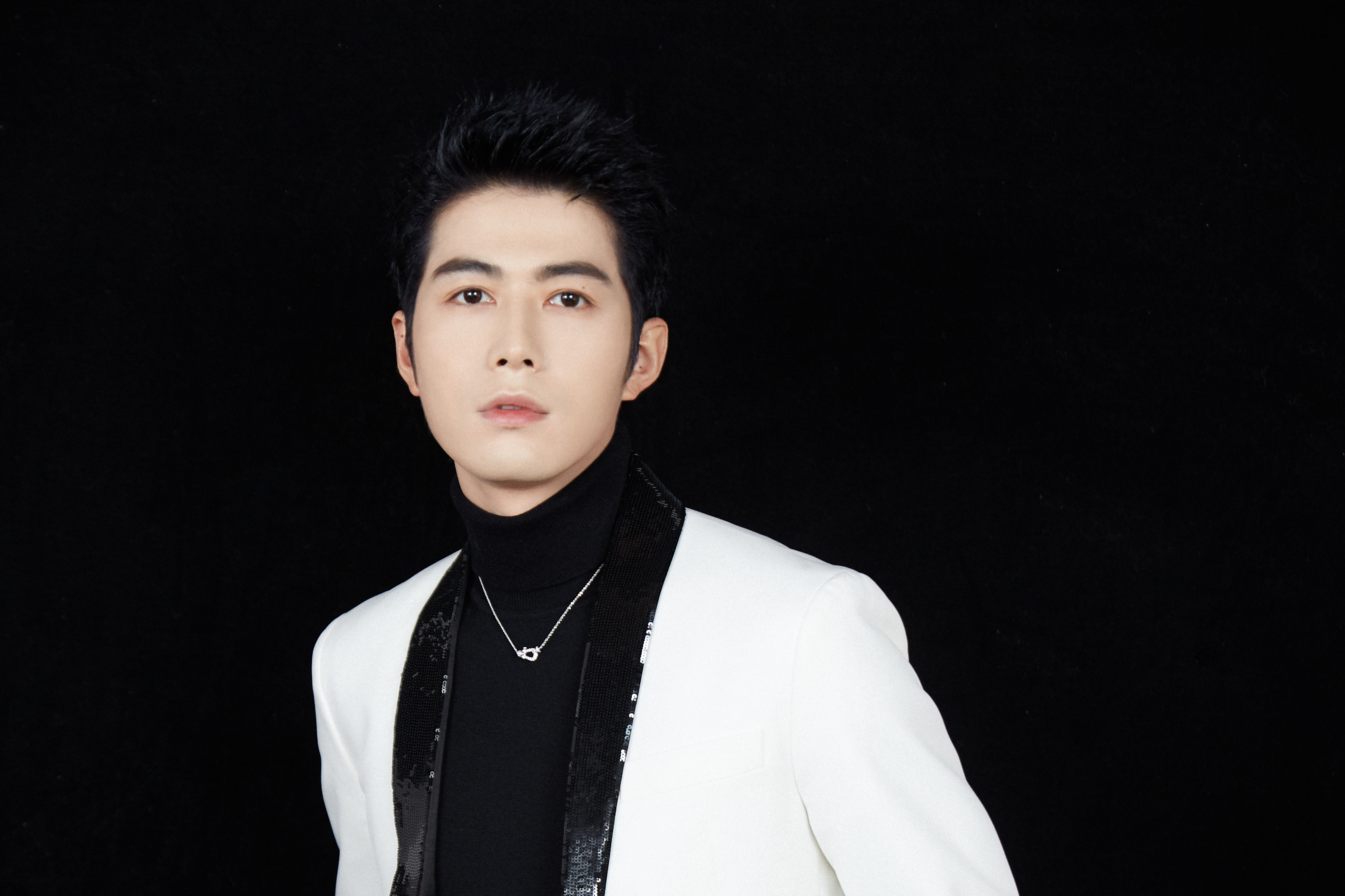 chen) /i>,1990年6月28日出生于浙江省温州市,中国内地影视男演员