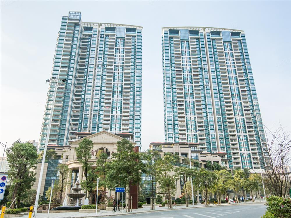  p>信义金御半山二期位于深圳市龙岗区布吉关,由深圳市信义房地产开发
