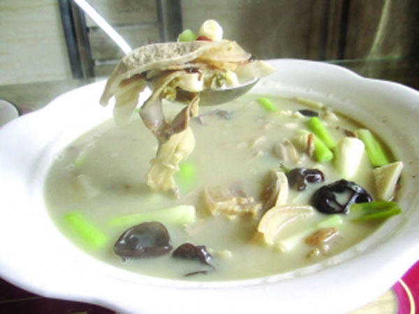 咸肉河蚌烧青菜