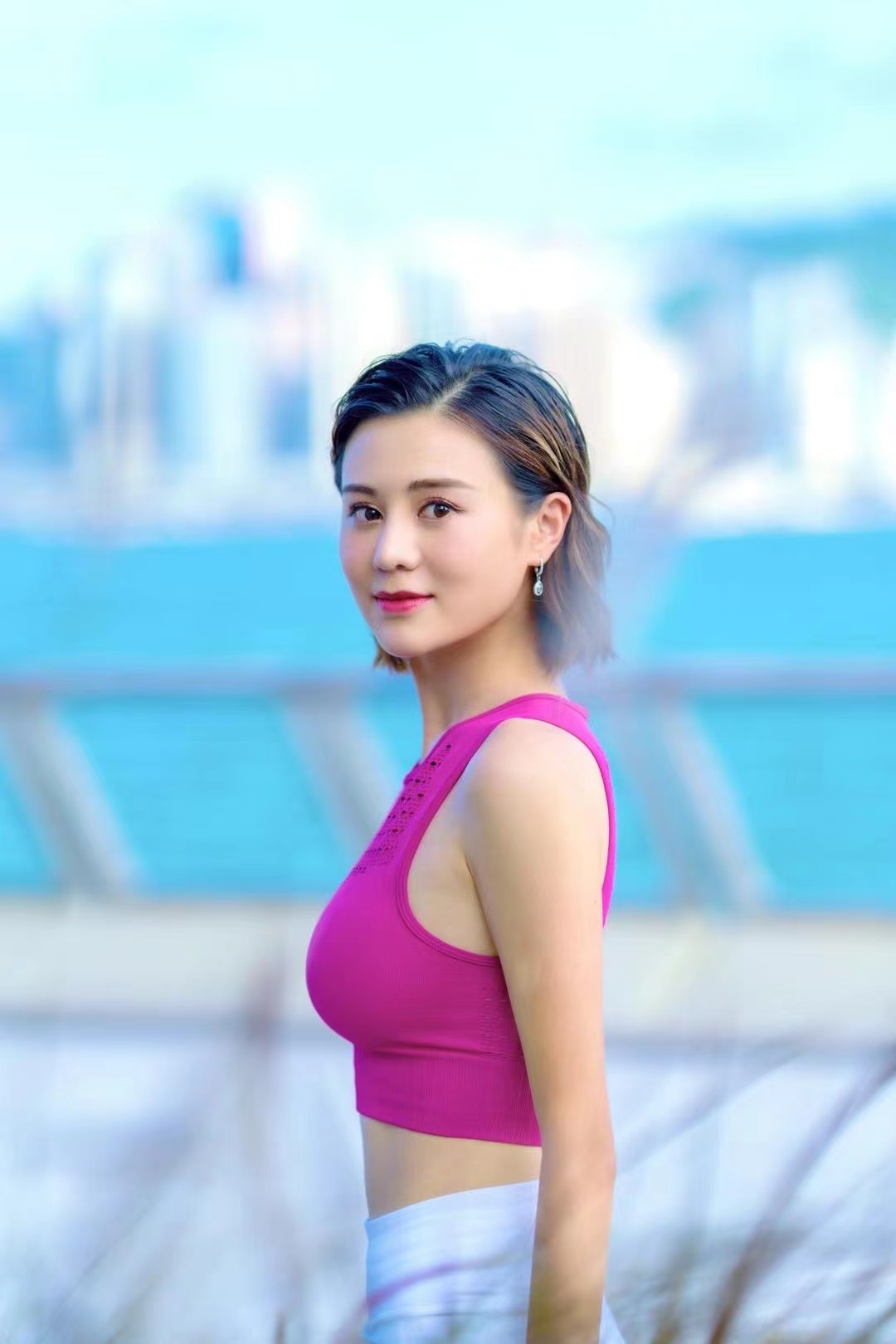 vpd">吴欣纯,女, a target="_blank" href="/item/凤凰卫视/644931"
