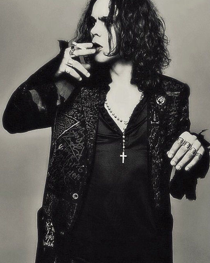  p data-id="gnwtf508ii">《gone with the sin》是him乐队演唱的一首