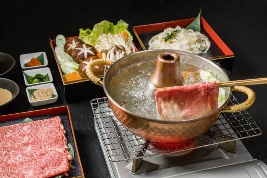 火锅（以沸水或汤底涮煮食材并随煮随食的烹饪方式）_百度百科