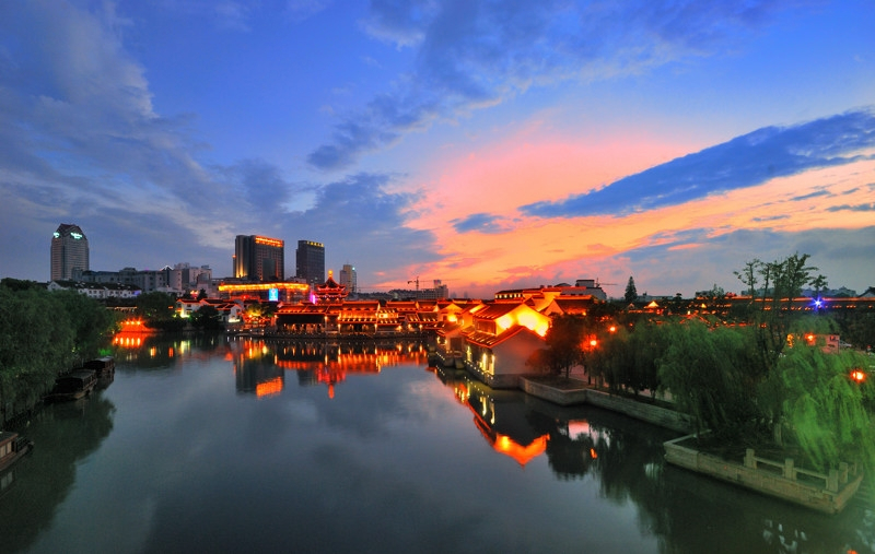  p>苏州古城是江南地区文化中心,面积14.