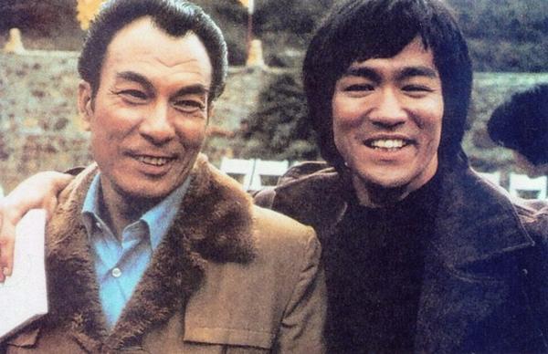  p>石坚 i>(shih kien,1913年1月1日—2009年6月3日) /i>,原名石荣璋