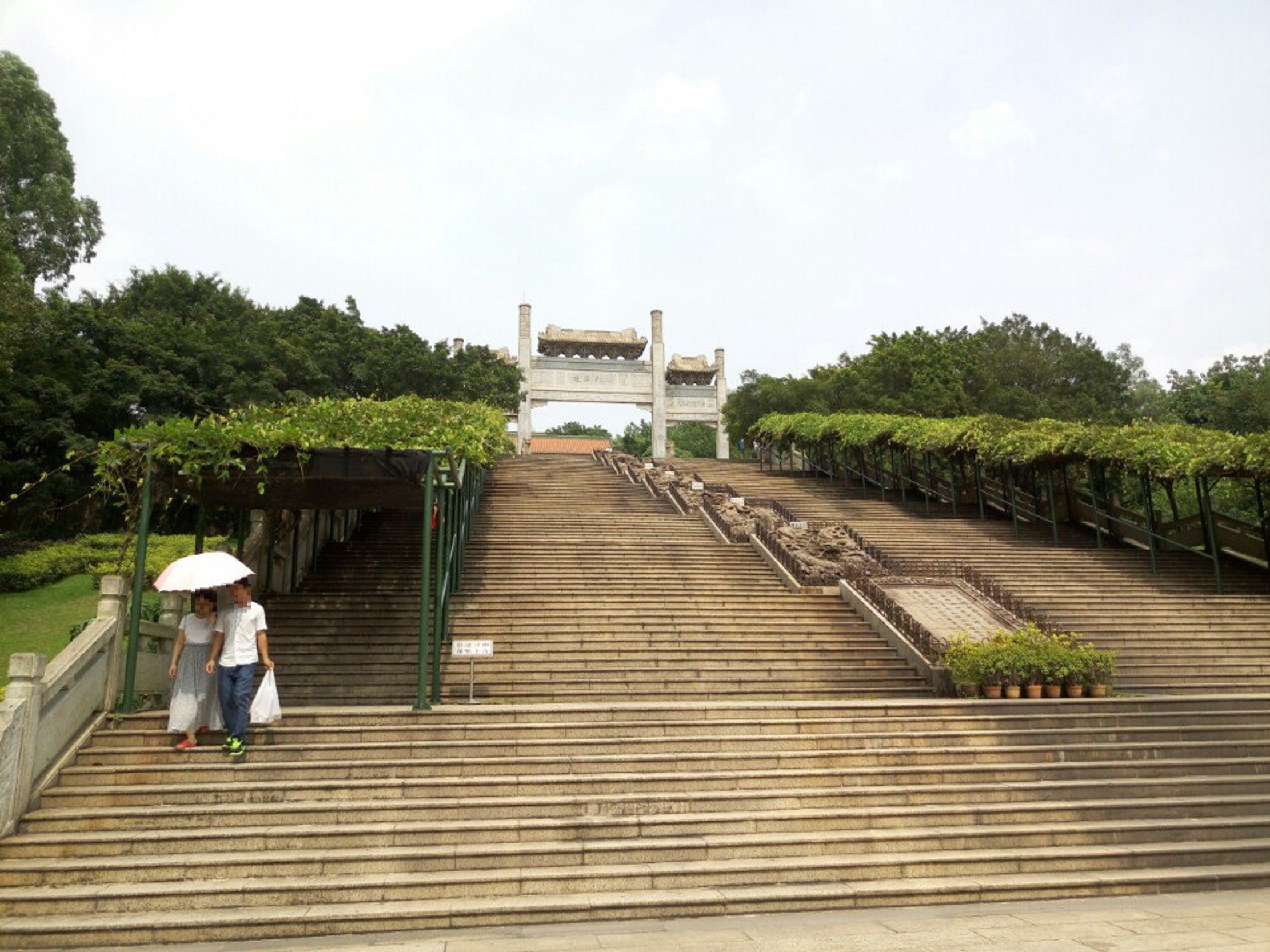  p data-id="gnvfucu733">佛山宝林寺位于顺德大良太平山西麓,于明山