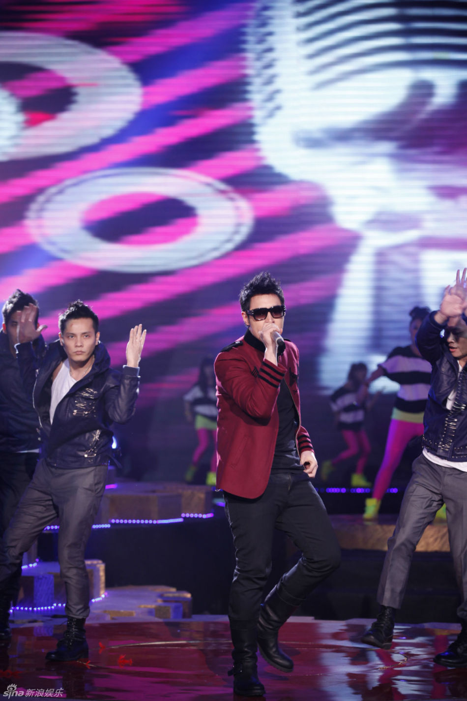 ,1980年8月6日出生于<a target="