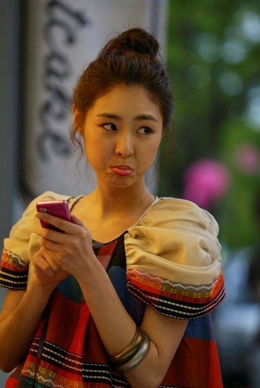  p>李沇熹(lee yeon hee),1988年2月26日出生于韩国,韩国女演员,模特.