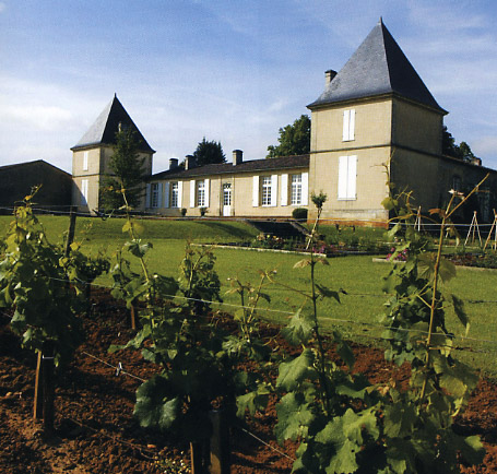 庄园的葡萄园面积超过30公顷,庄园主要葡萄品种为赛美容.