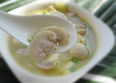  p>口蘑豆腐汤是一道菜品,主要原料是豆腐,配料是 a href="#" data