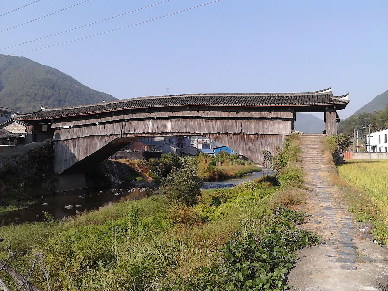  p>福建政和后山廊桥位于闽浙边界政和县岭腰乡后山村,始建于明朝