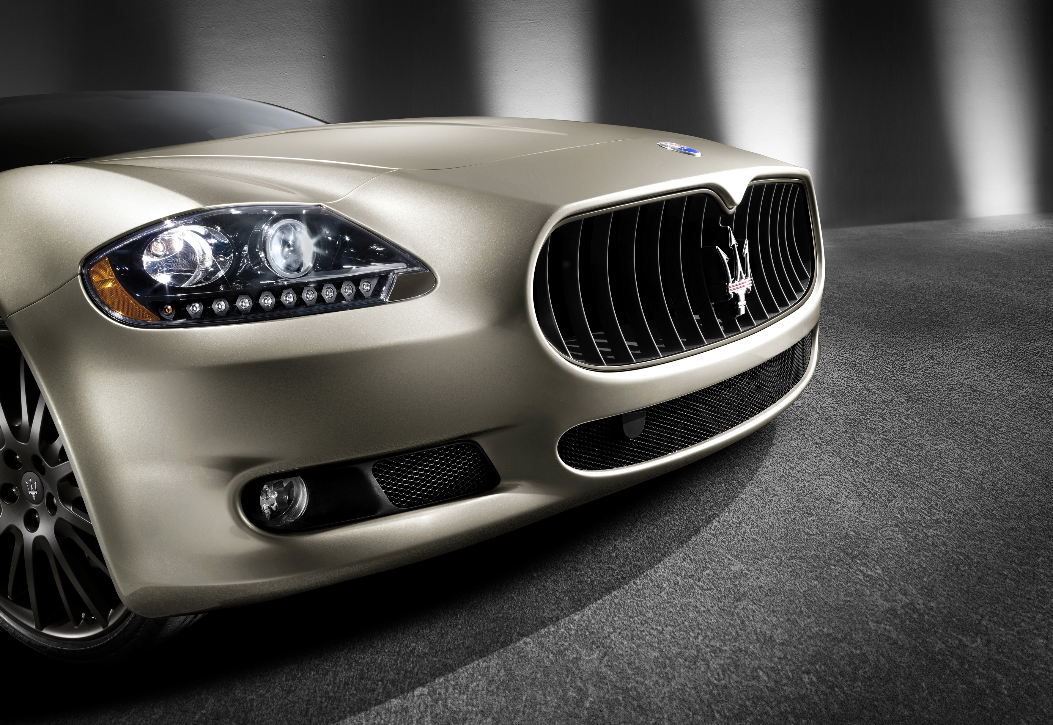  p>玛莎拉蒂总裁(quattroporte)是意大利汽车制造商 a href="#" data