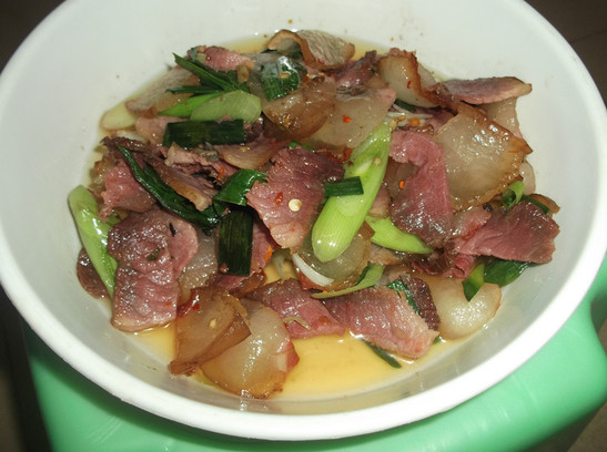 大葱炒腊肉