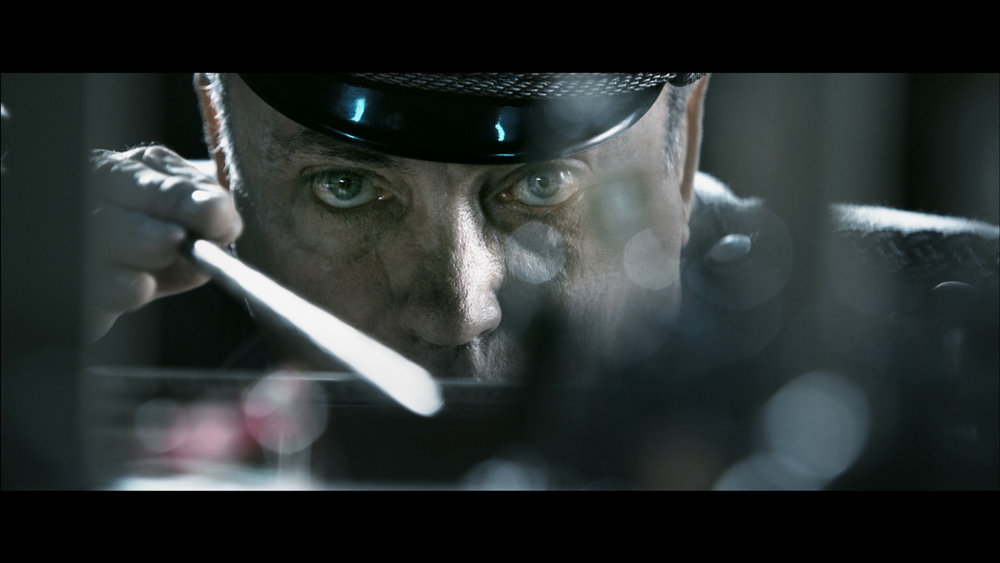  p>《钢铁苍穹》( i>iron sky /i>)是芬兰,德国,澳大利亚联合制作的