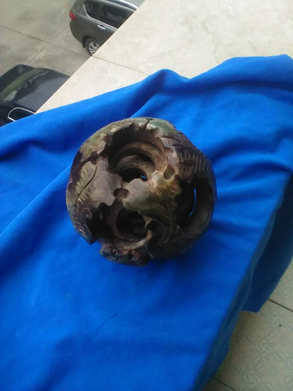 青玉镂空雕套球