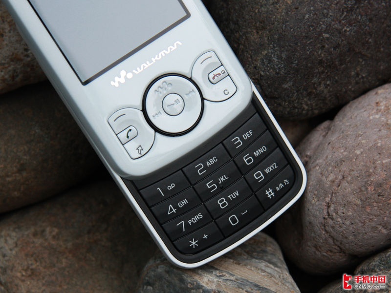  p>索尼爱立信w100i是2010年07月上市的滑盖音乐手机. /p>