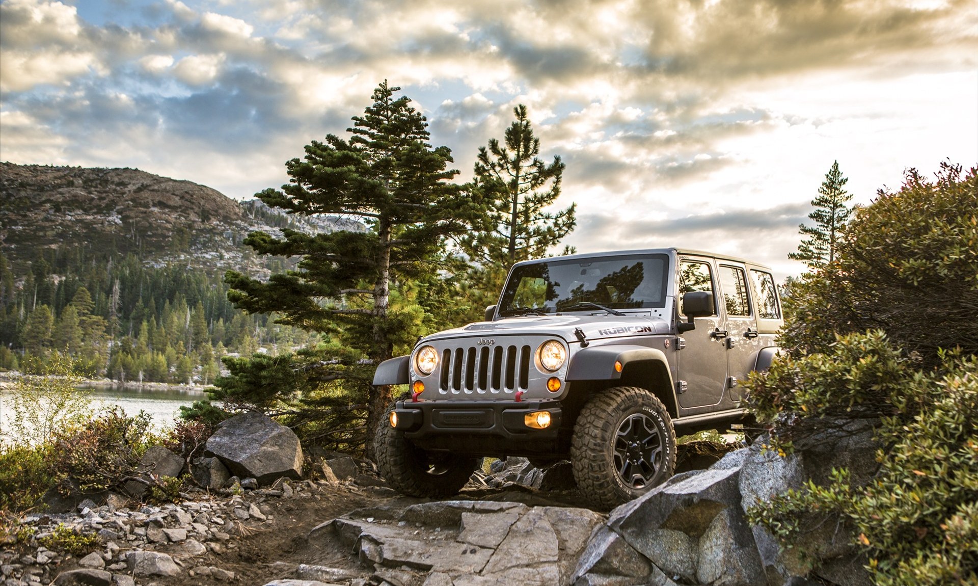 世界上第一辆jeep越野车是1941年在 a target="_blank" href="/item